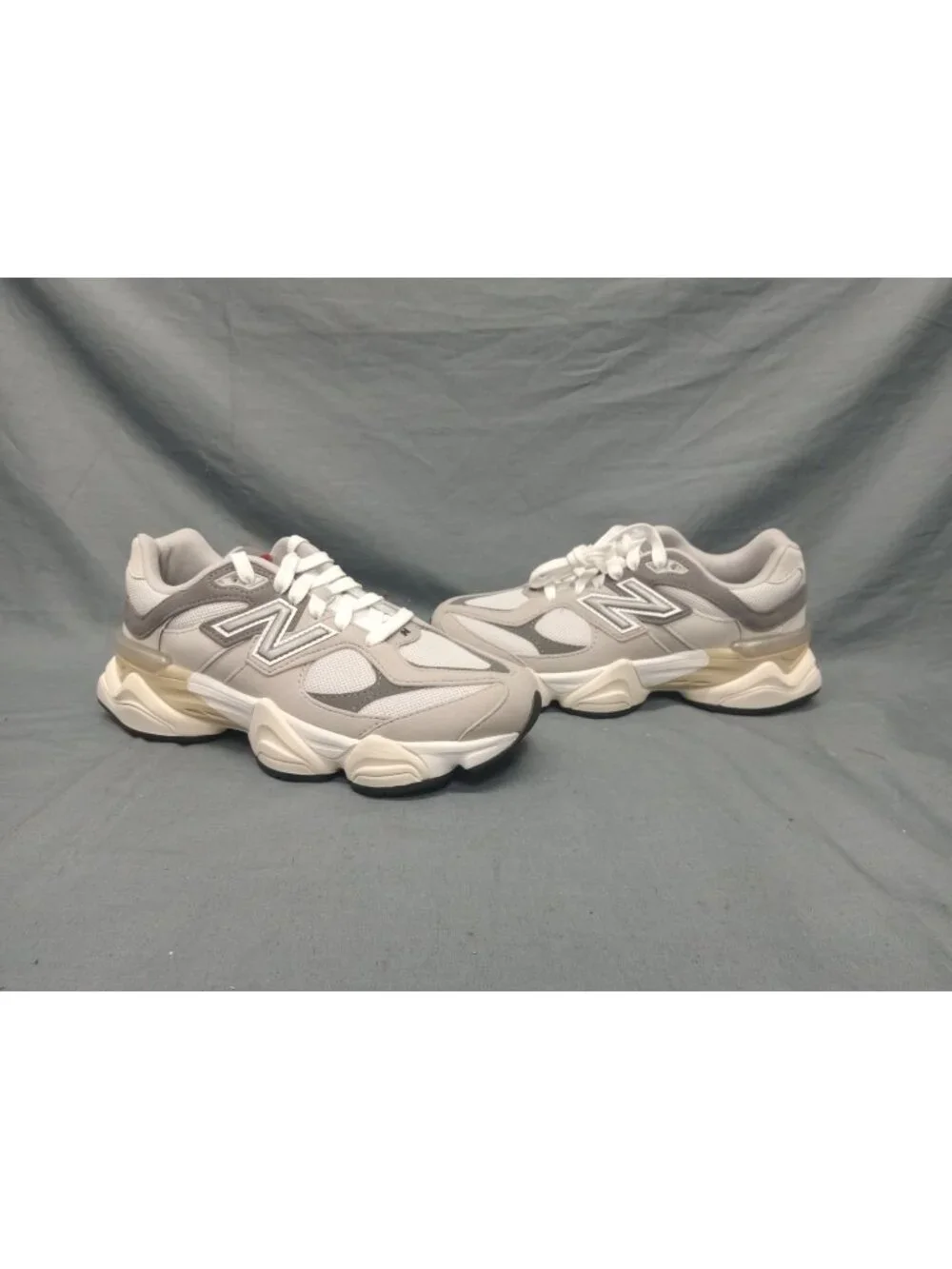 New Balance 9060 (GS) Sneakers GC9060GY Grey Grey Size Boys 6 NEW IN BOX!